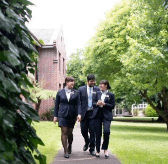 Students walking through Leura campus