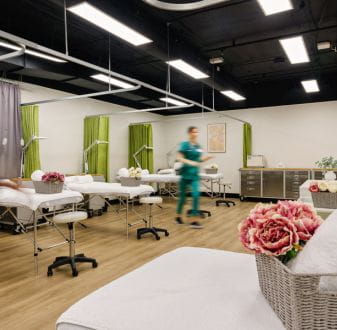 Cosmetic beauty facilities