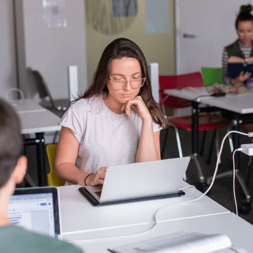 Education faculty hero student at computer | Torrens University