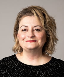 Claire Davison headshot