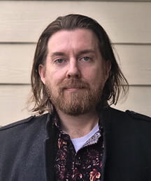 Erik Dean headshot