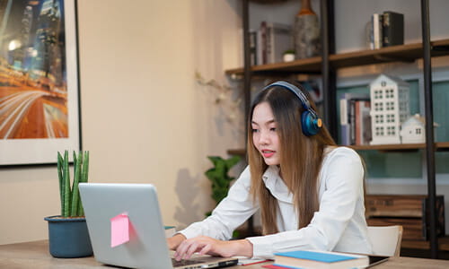 Vietnamese student studying in Australia